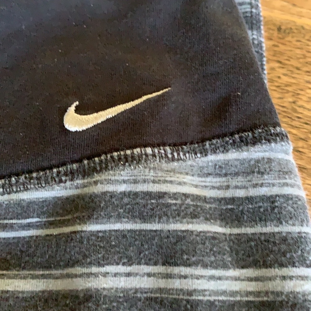 Nike capris - Picture 2 of 3